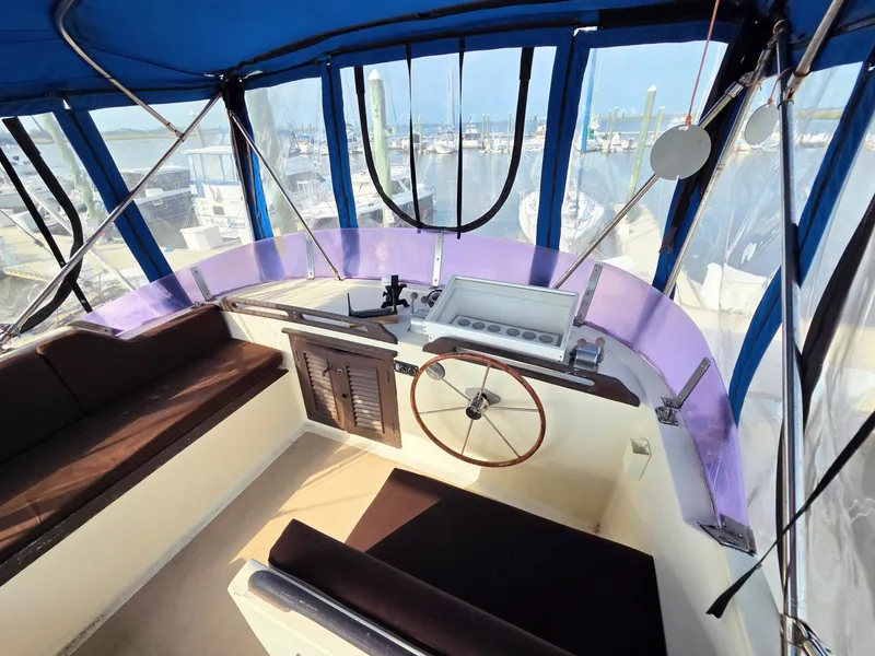 Slide: The Image of C&L Sea Ranger Sundeck 39 1982 - 6307463