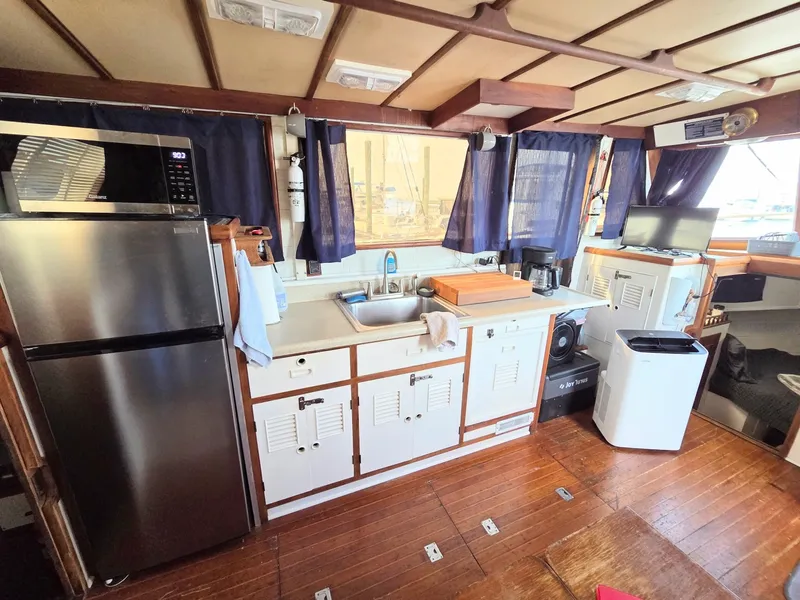 Slide: The Image of C&L Sea Ranger Sundeck 39 1982 - 6307395