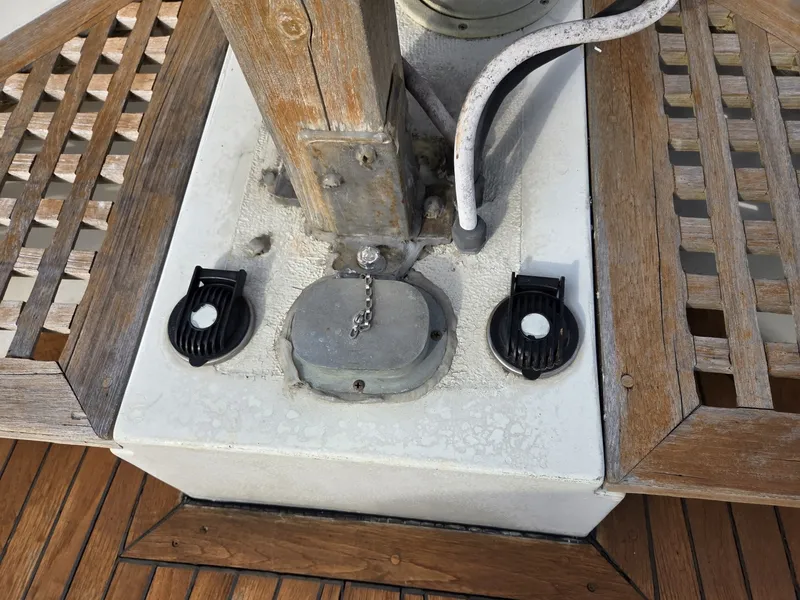 Slide: The Image of C&L Sea Ranger Sundeck 39 1982 - 6307557