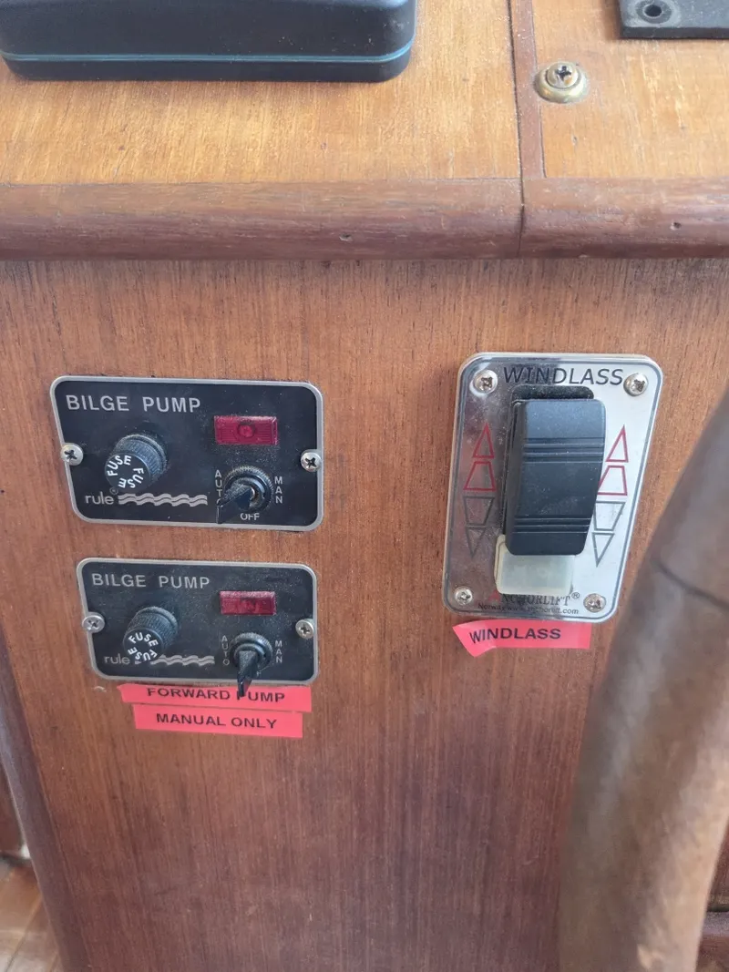 Slide: The Image of C&L Sea Ranger Sundeck 39 1982 - 6313819