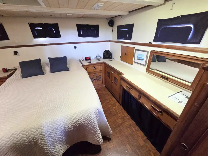 Slide: The Image of C&L Sea Ranger Sundeck 39 1982 - 6307393