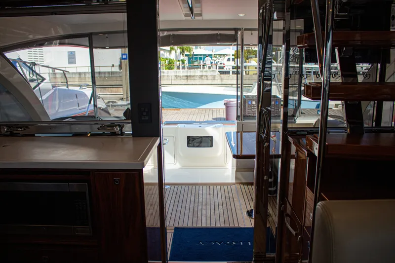 Slide: The Image of Riviera 46 Sports Motor Yacht 2025 - 6307937
