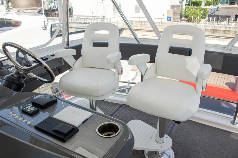 Slide: The Image of Riviera 46 Sports Motor Yacht 2025 - 6307956