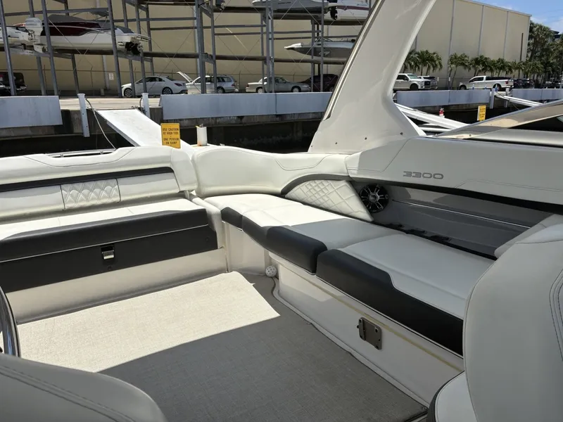 Slide: The Image of Regal 34 2023 - 6307882