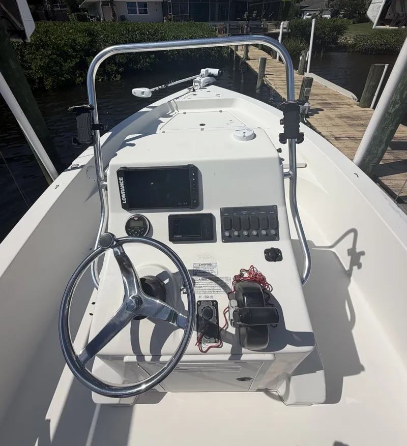 Slide: The Image of Cobia 21 BAY 2017 - 6382331
