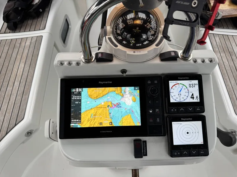 Slide: The Image of Beneteau 423 2004 - 6308758