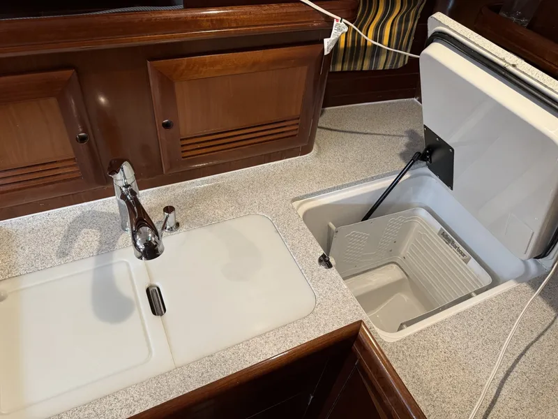 Slide: The Image of Beneteau 423 2004 - 6308559