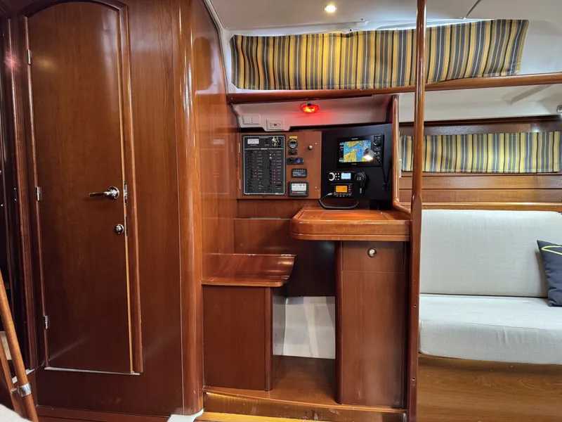 Slide: The Image of Beneteau 423 2004 - 6308567