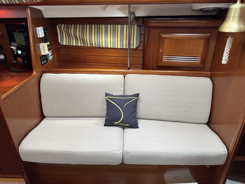 Slide: The Image of Beneteau 423 2004 - 6308581
