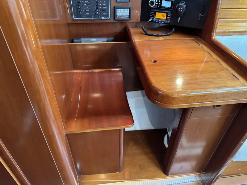 Slide: The Image of Beneteau 423 2004 - 6308573