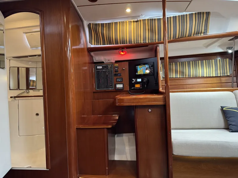Slide: The Image of Beneteau 423 2004 - 6308584