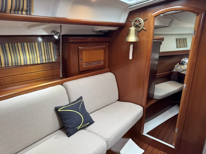 Slide: The Image of Beneteau 423 2004 - 6308594