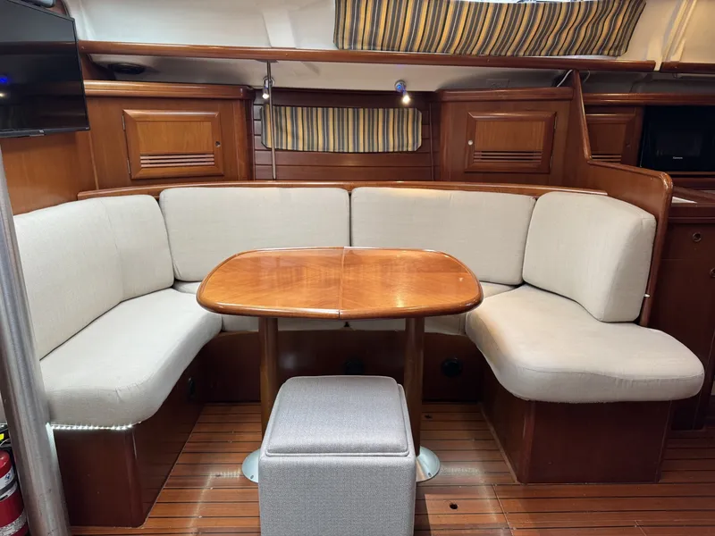 Slide: The Image of Beneteau 423 2004 - 6308610