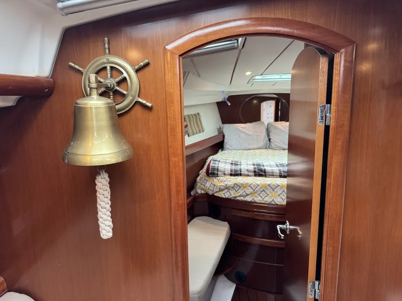 Slide: The Image of Beneteau 423 2004 - 6308613