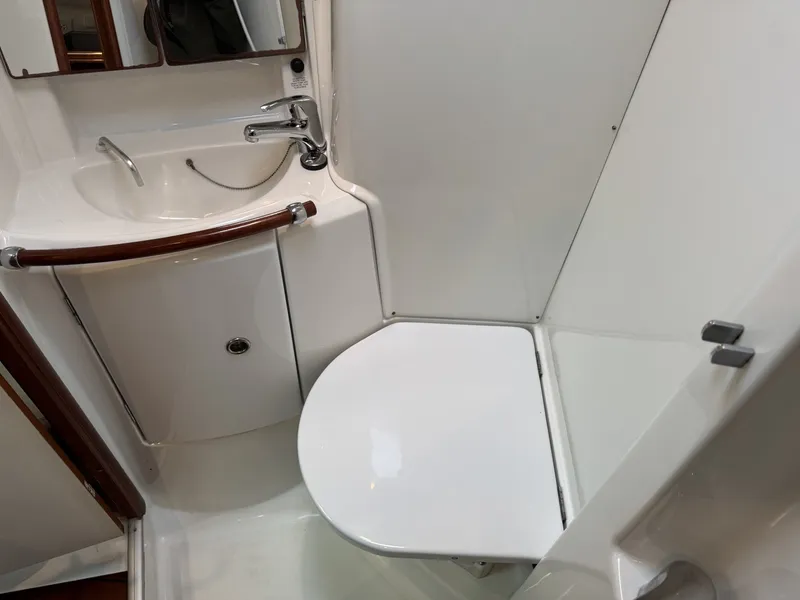 Slide: The Image of Beneteau 423 2004 - 6308642