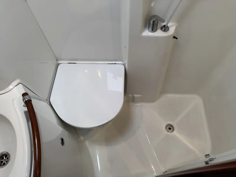 Slide: The Image of Beneteau 423 2004 - 6308644