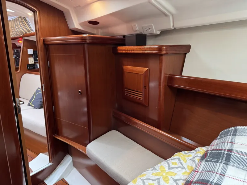 Slide: The Image of Beneteau 423 2004 - 6308662