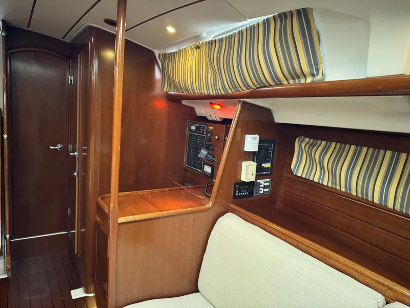 Slide: The Image of Beneteau 423 2004 - 6308672