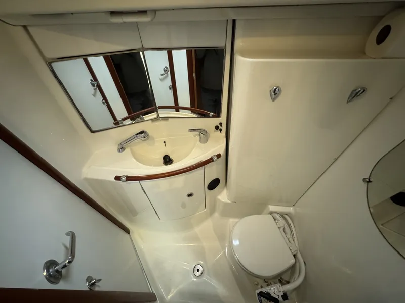 Slide: The Image of Beneteau 423 2004 - 6308676