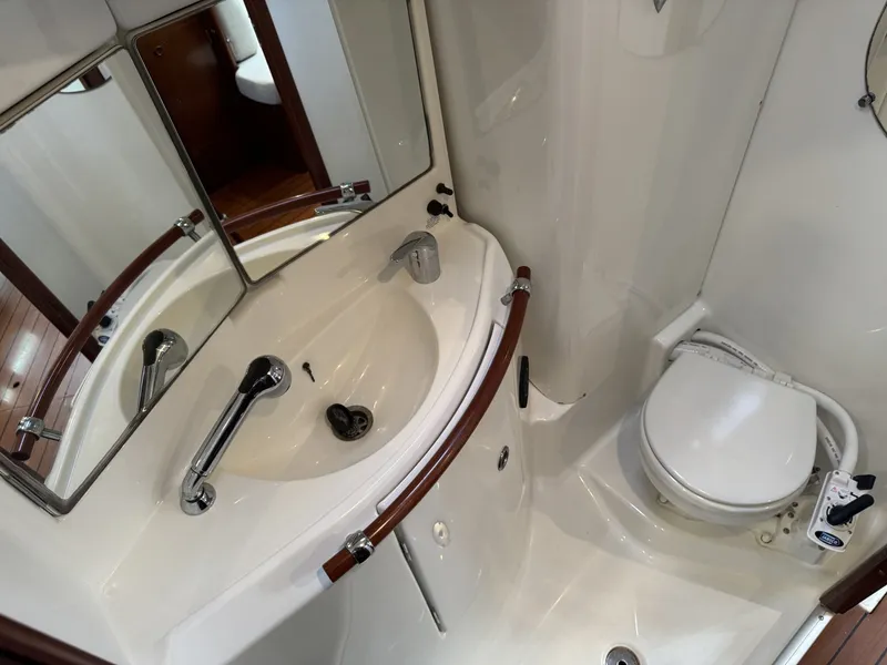 Slide: The Image of Beneteau 423 2004 - 6308679