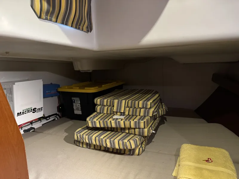 Slide: The Image of Beneteau 423 2004 - 6308689