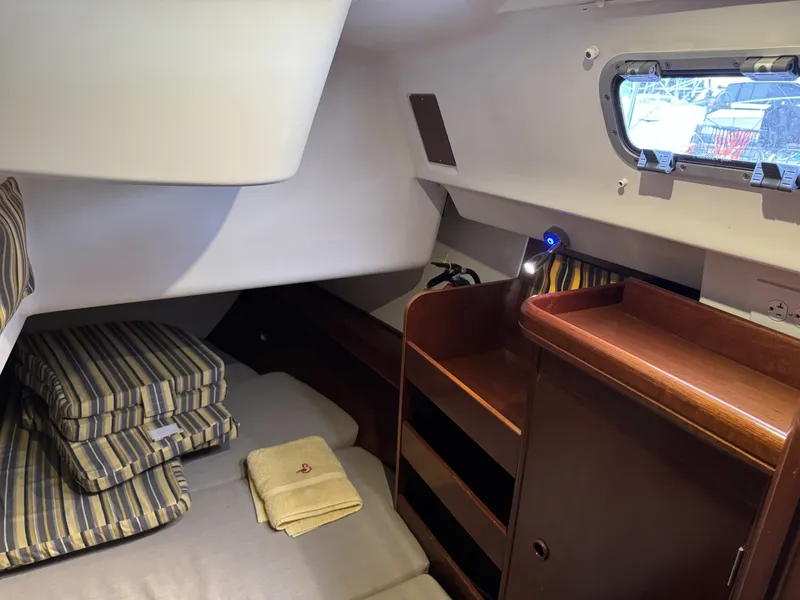 Slide: The Image of Beneteau 423 2004 - 6308708