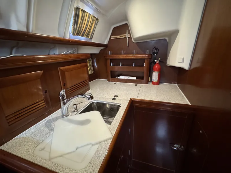 Slide: The Image of Beneteau 423 2004 - 6308717