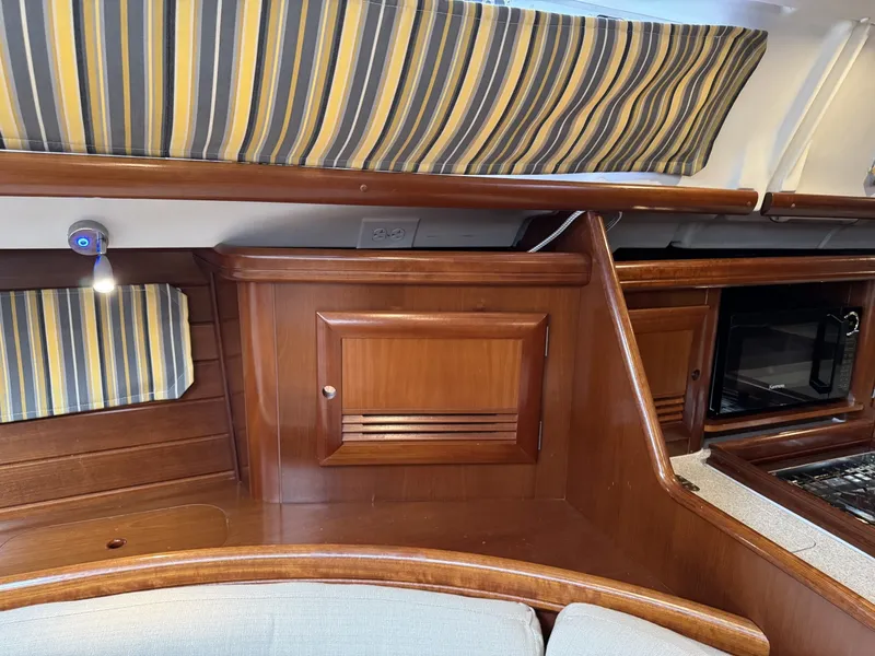 Slide: The Image of Beneteau 423 2004 - 6308722