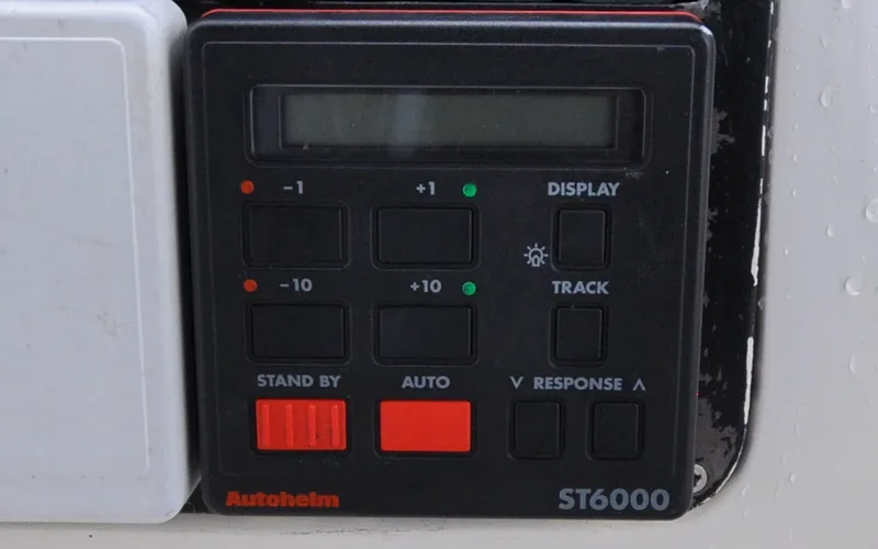 Slide: The Image of 1996 Azimut 54 | Calmati Autopilot control panel on 1996 Azimut Cinquantaquattro yacht, featuring Autohelm ST6000. - 6308893