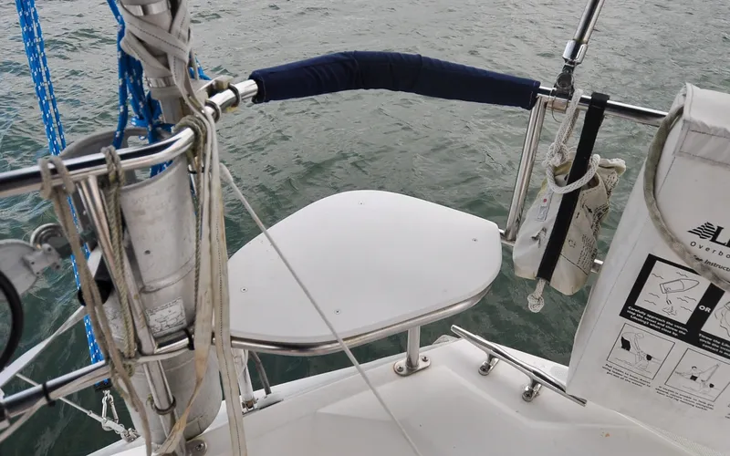 Slide: The Image of 1993 Catalina 42 | Kanga Sailboat deck of 1993 Catalina 42 with safety equipment and rigging details. - 6318873