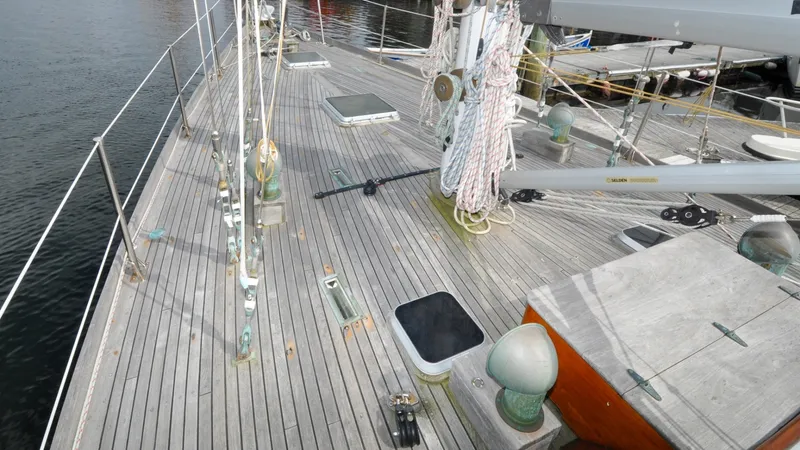 Slide: The Image of 1987 Wittholtz/Luzier 49 | Destiny Deck of 1987 Custom Wittholtz/Luzier Sloop/Cutter with ropes and fittings. - 6318999