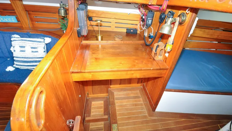 Slide: The Image of 1987 Wittholtz/Luzier 49 | Destiny Wooden interior of 1987 Custom Wittholtz/Luzier Sloop/Cutter with navigation equipment. - 6319009