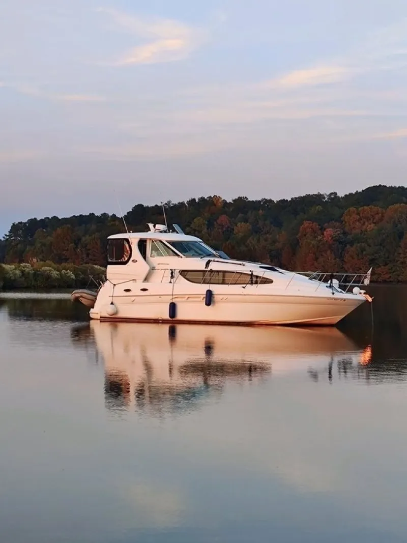 The Image of 39' Sea Ray starboard profile1 - 6331001