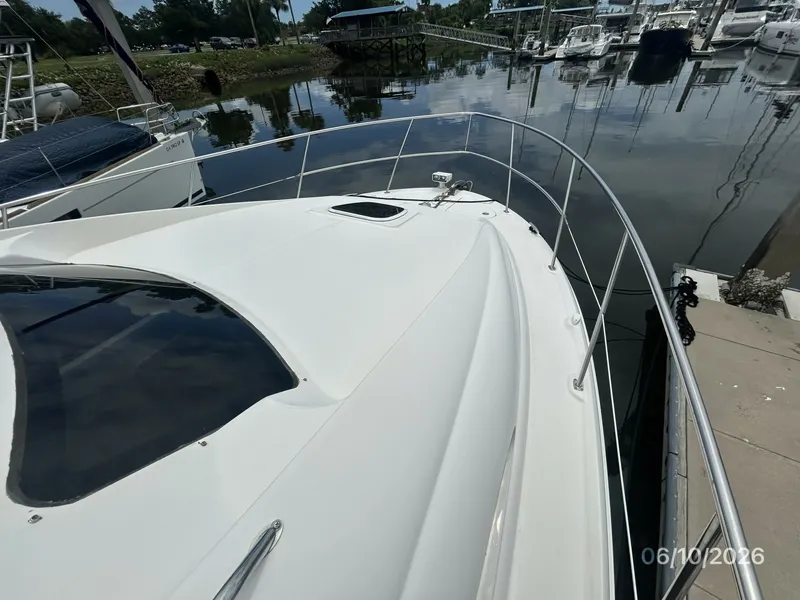 Slide: The Image of 39' Sea Ray foredeck1 - 6331010