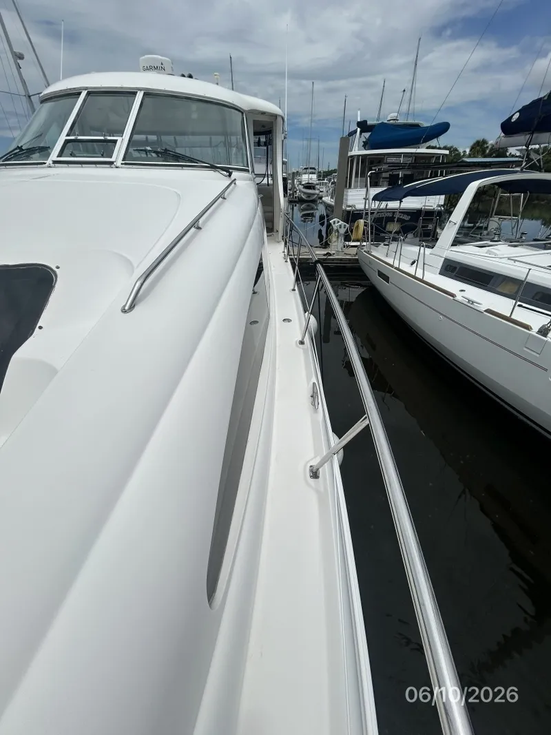 Slide: The Image of 39' Sea Ray port side deck1 - 6331031