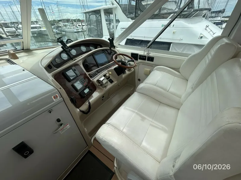 Slide: The Image of 39' Sea Ray helm1 - 6331017