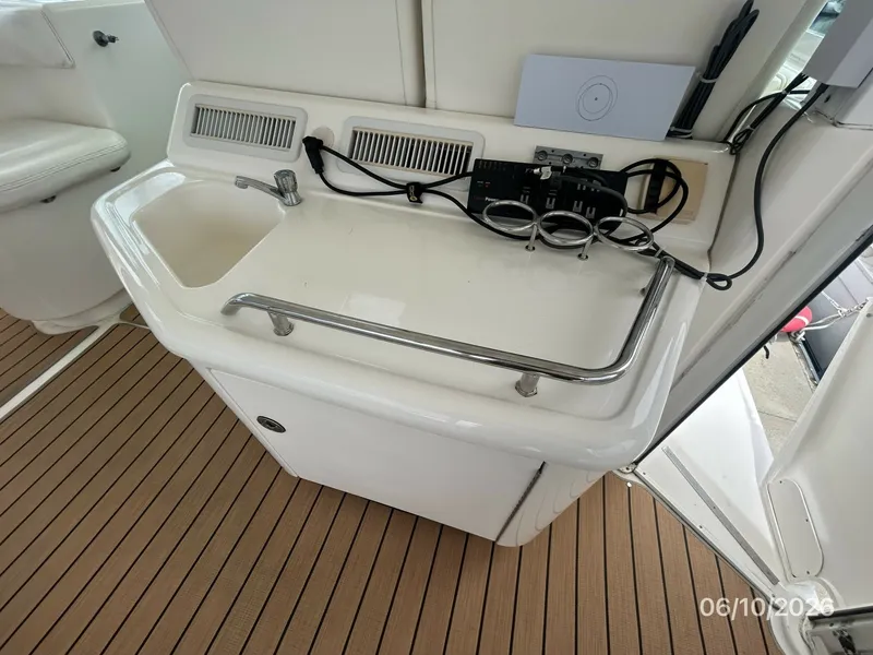 Slide: The Image of 39' Sea Ray sundeck wetbar - 6331052