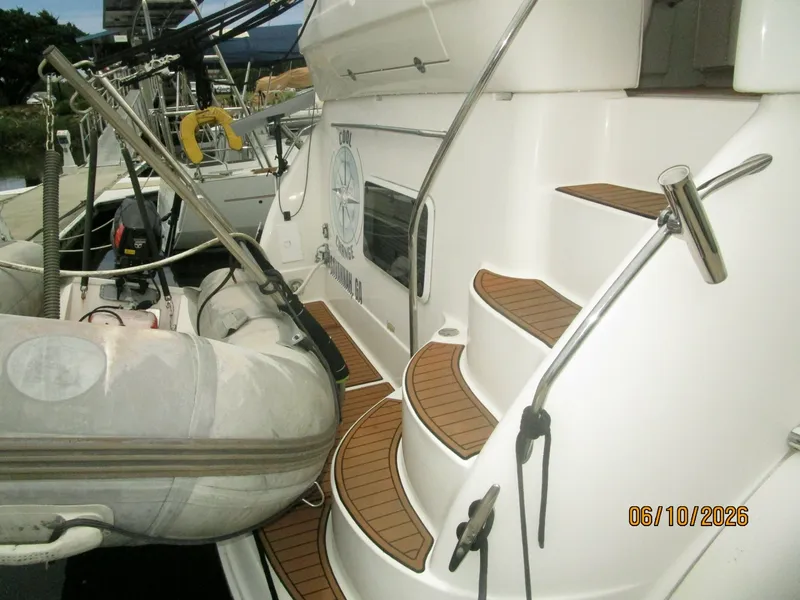 Slide: The Image of 39' Sea Ray swimplatform - 6331053