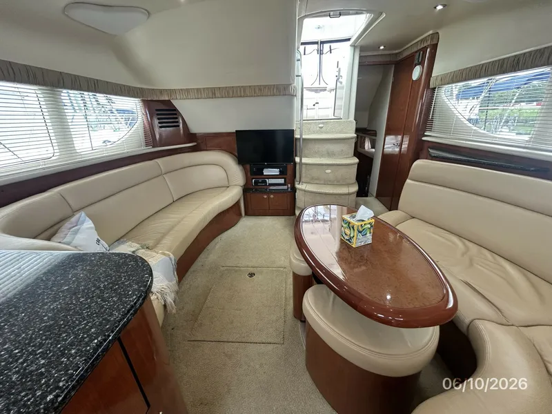 Slide: The Image of 39' Sea Ray salon aft - 6331034
