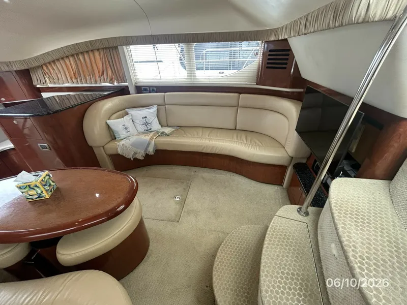 Slide: The Image of 39' Sea Ray salon starboard - 6331038
