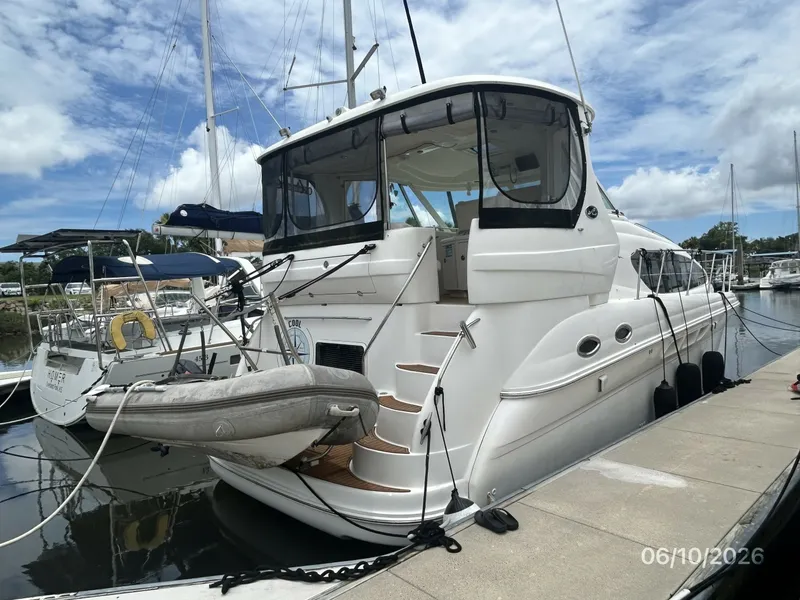 Slide: The Image of 39' Sea Ray starboard aft profile - 6331040