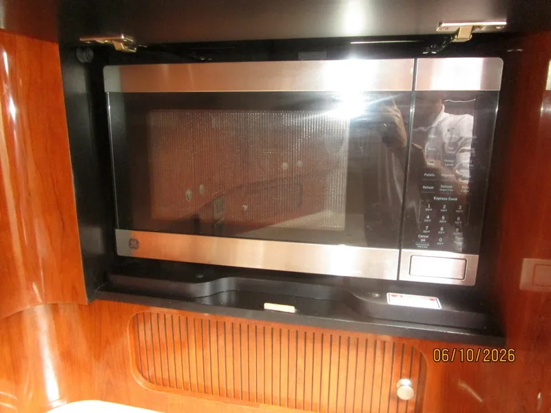 Slide: The Image of 39' Sea Ray galley microwave oven - 6331814