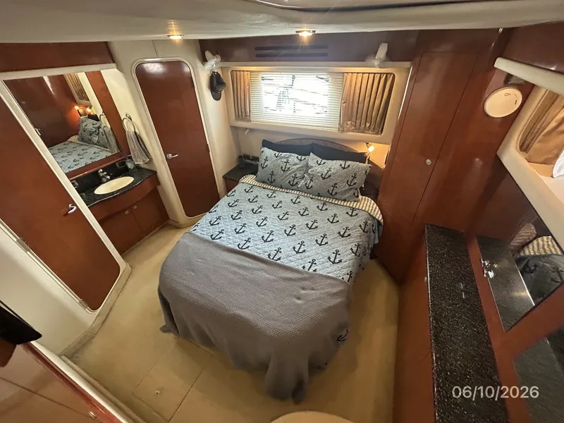 Slide: The Image of 39' Sea Ray master stateroom - 6331824
