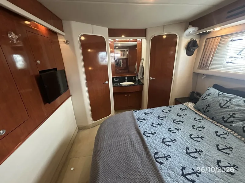 Slide: The Image of 39' Sea Ray master stateroom starboard - 6331826