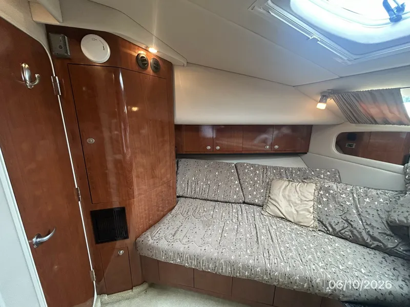 Slide: The Image of 39' Sea Ray guest stateroom port - 6331821