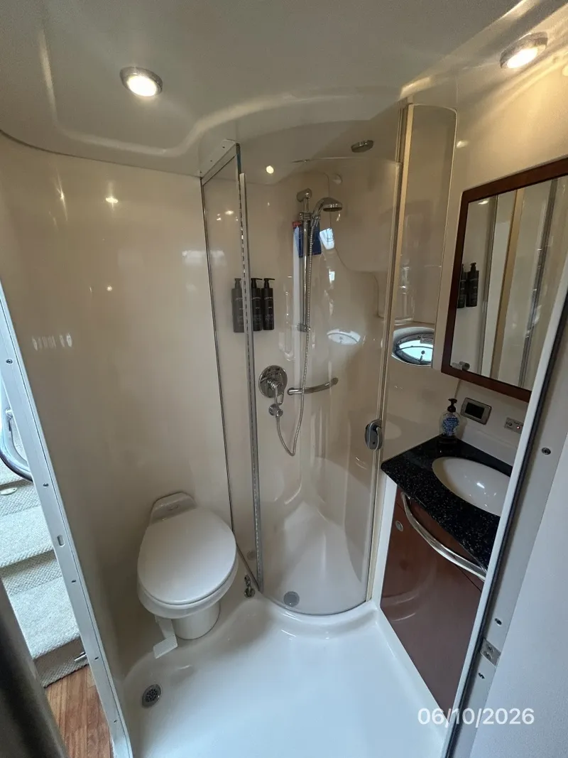 Slide: The Image of 39' Sea Ray guest stateroom head - 6331819