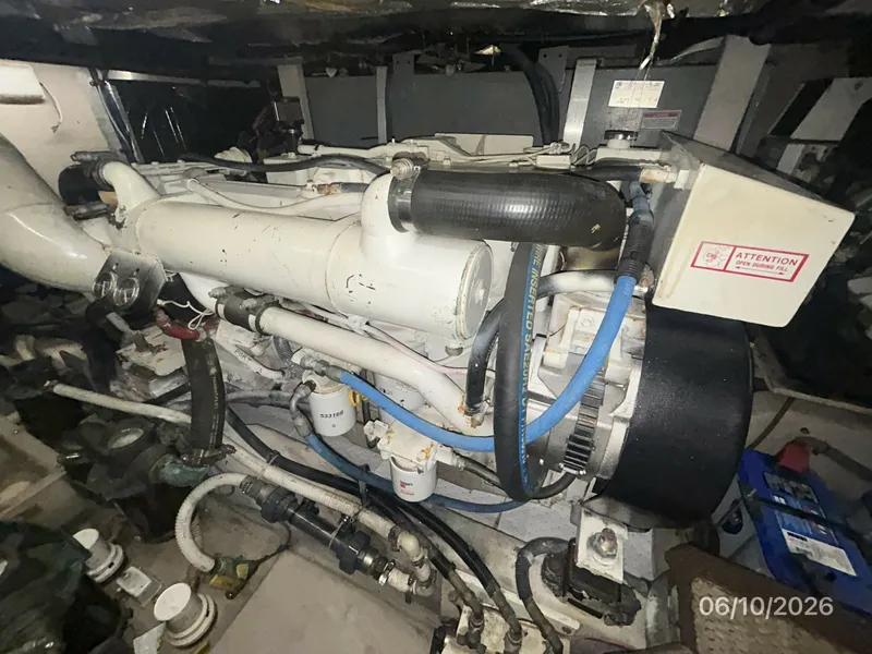 Slide: The Image of 39' Sea Ray port main engine - 6331027