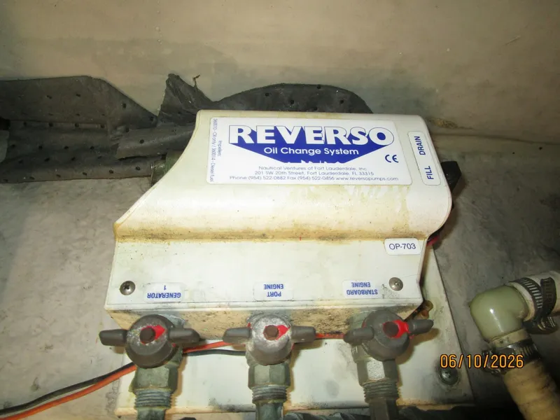 Slide: The Image of 39' Sea Ray oil change system - 6331025