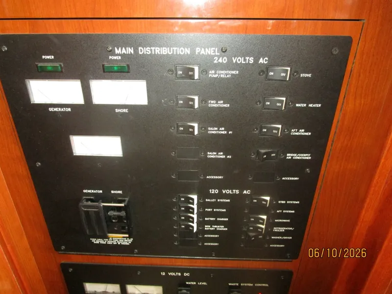Slide: The Image of 39' Sea Ray electrical panel2 - 6331003