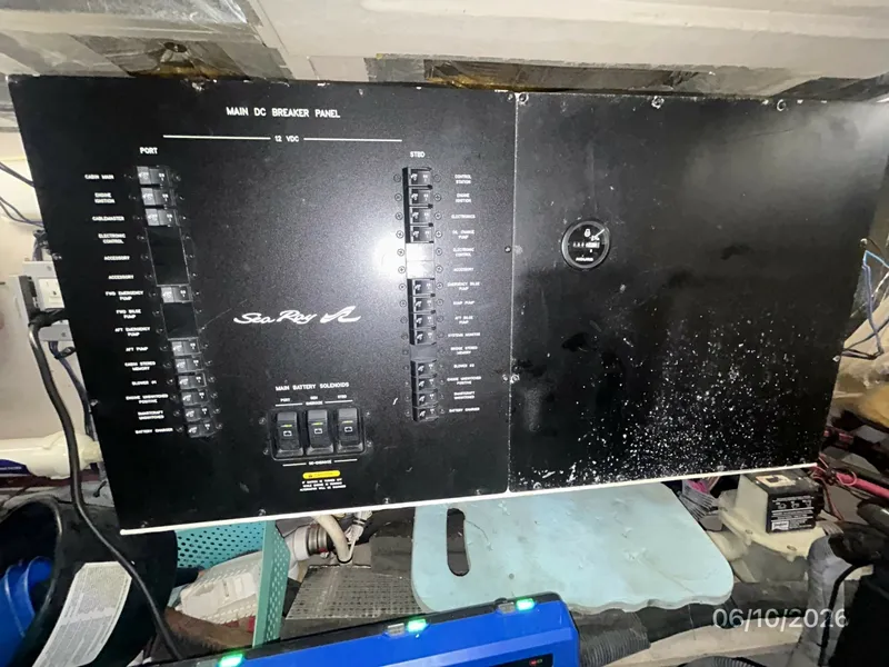 Slide: The Image of 39' Sea Ray engine room electrical panel - 6331006